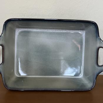TRAVESSA RETANGULAR CERAMICA  COM ALÇA AREIA 38X22X8CM