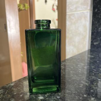 VASO DECORATIVO EM VIDRO VERDE