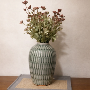 VASO EM CERAMICA CO BRILHO VERDE