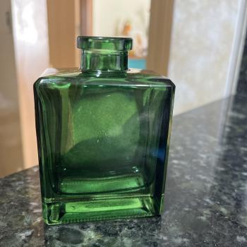 VASO DECORATIVO EM VIDRO VERDE