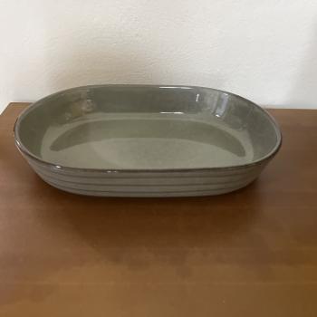 TRAVESSA OVAL EM CERAMICA 30,8X21X5,5CM