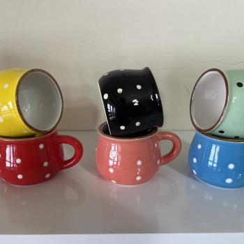 CANECAS COLORIDAS COM BOLINHAS
