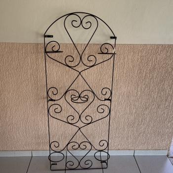 GRADE COM 5 SUPORTES PARA VASOS 1.36X54
