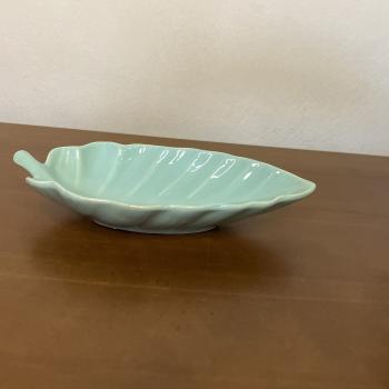 TRAVESSA FOLHA MINI DECORAÇÃO M ALECRIM EM CERAMICA