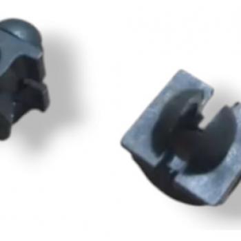 GRAMPO DE FIXAÇÃO DO CABO DO CAPÔ VW GOL/VOY/PAR/SAR