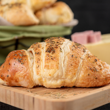 Mini Croissant de Presunto e Queijo 130g - Para Assar (1kg)