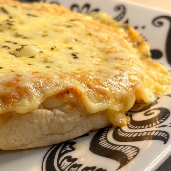 Unitária Pizza Média Queijo 15cm - Para Assar (150g)