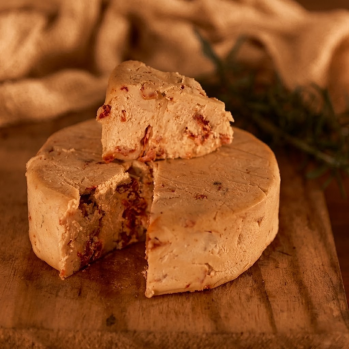 Queijo Vegetal de Castanha de Caju com Tomate Seco (230g)