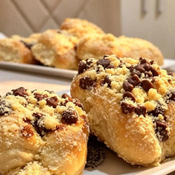 ASSADO - Pão Ferradura de Gotas de Chocolate com Creme de Baunilha e Farofa (6 un)