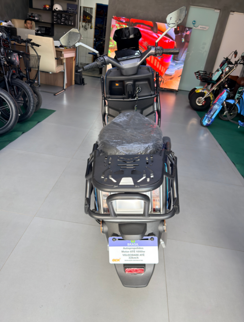 SCOOTER ELÉTRICA  1000W 32KM/H OEK – M6 AUTOPROPELIDO