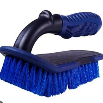 ESCOVA LIMPEZA TAPETES E CARPETES