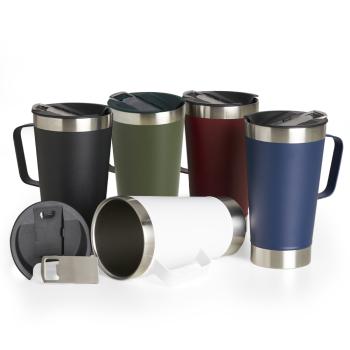 Caneca térmica de inox lisa com capacidade para 500ml. Acompanha uma tampa de plástico e um abridor de garrafas.