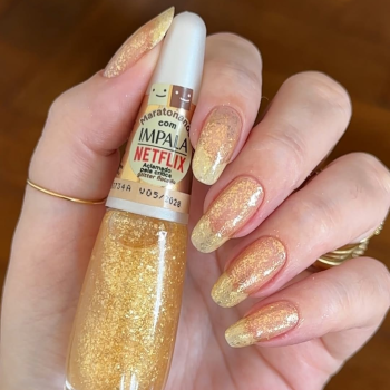 ESMALTE IMPALA MARATONANDO COM NETFLIX ACLAMADO PELA CRITICA