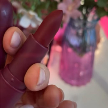 BATOM PHALLEBEAUTY  MATTE LIPSTICK COR 01