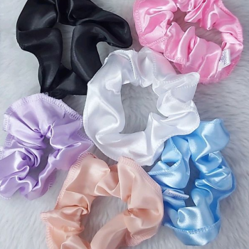 XUXA DE CETIM PARA CABELOS