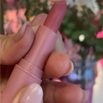 BATOM PHALLEBEAUTY  MATTE LIPSTICK COR 06