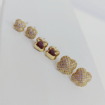 BIJU - TRIO DE BRINCOS TREVO COM STRASS