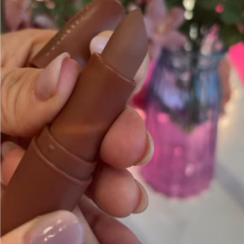 BATOM PHALLEBEAUTY  MATTE LIPSTICK COR 02