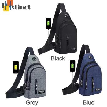 Bolsa Transversal Multiuso com Saída para Fone Cinza